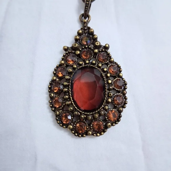 Vintage Avon Victorian Revival Necklace Honey Amber Toned Stone Teardrop Beaded - Picture 16 of 17
